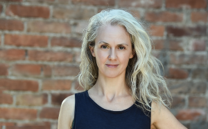 Anika Gehlert, zertifizierte Iyengar-Yogalehrerin in Stuttgart